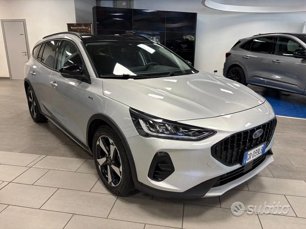 Ford Focus 2023 photo 3