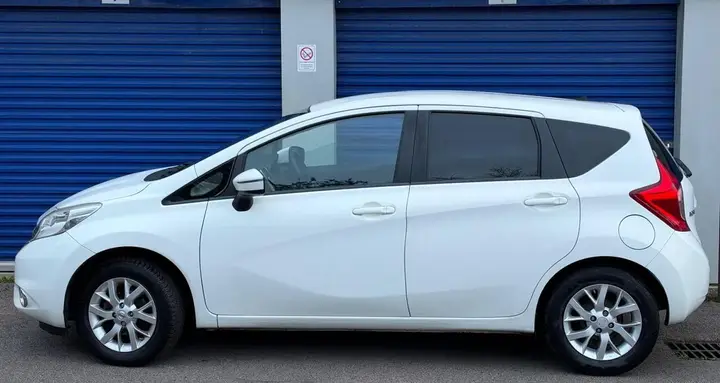 Nissan Note 2014 photo 2