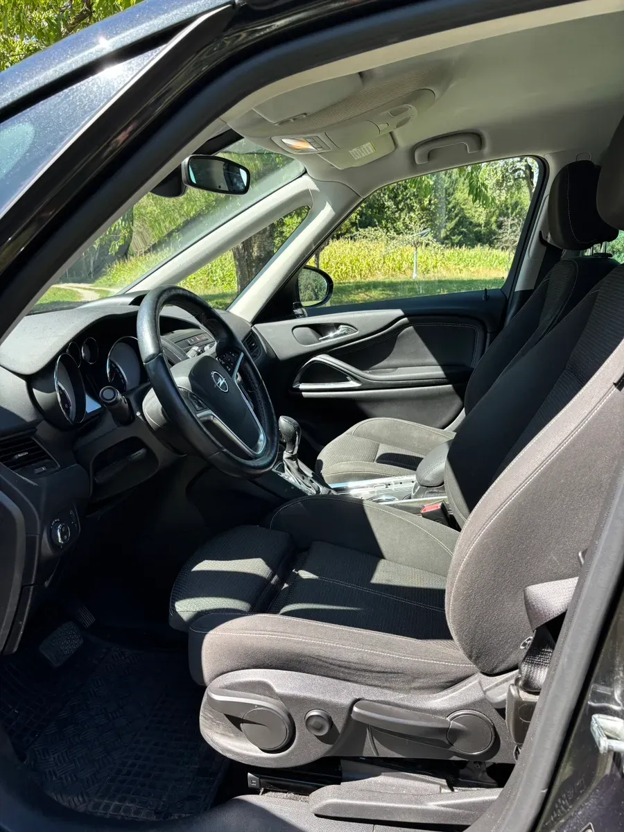 Opel Zafira Tourer 2015 photo 3