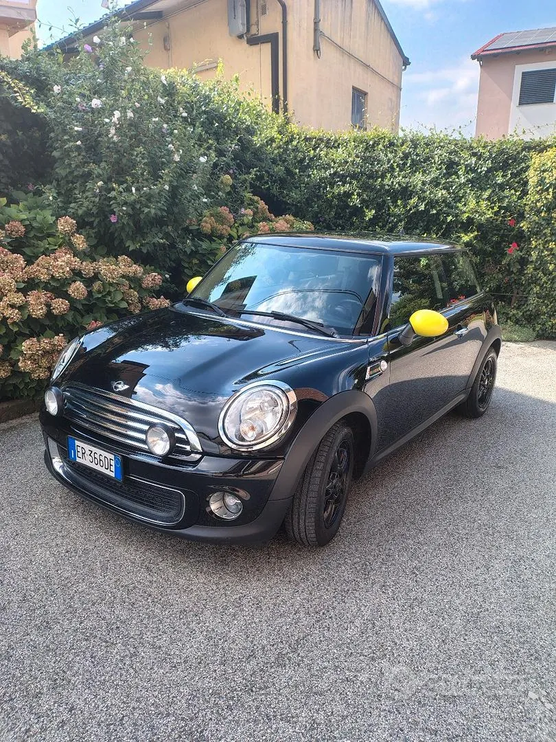 Mini One 2013 photo 2