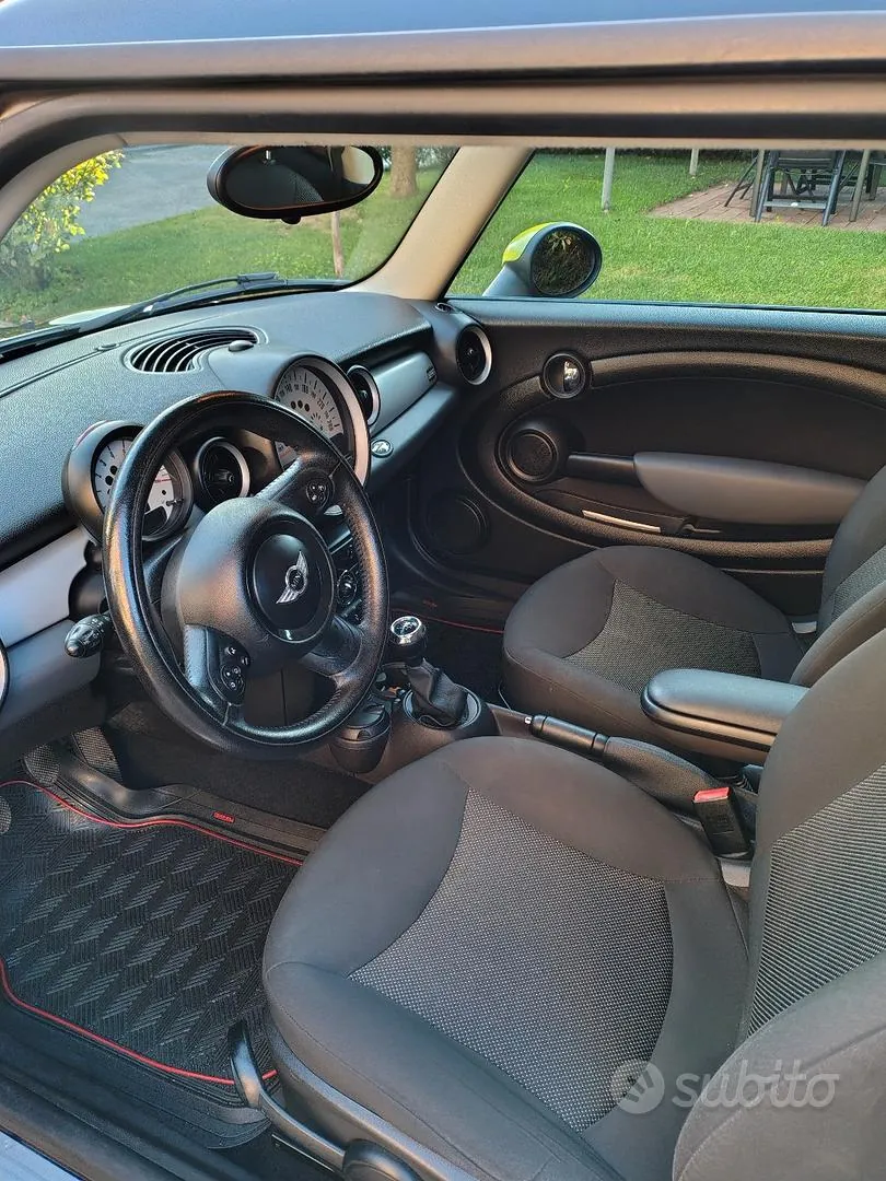 Mini One 2013 photo 4