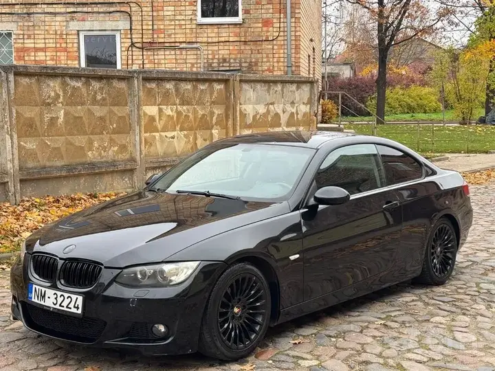 BMW 320 2008 photo 4