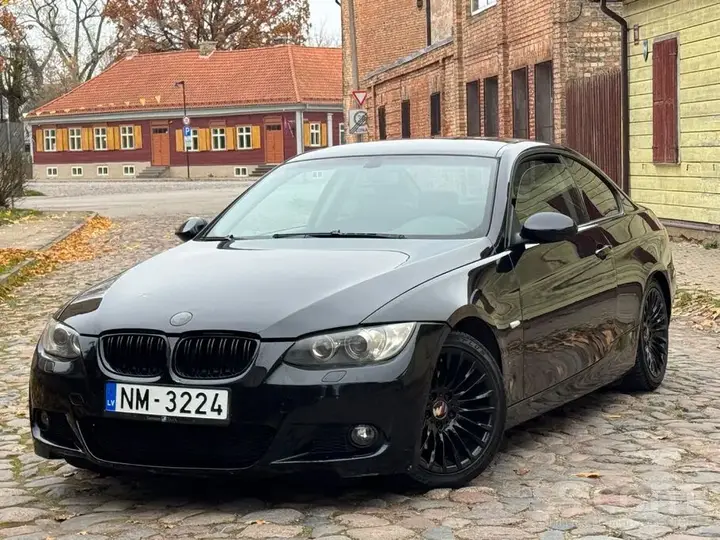 BMW 320 2008 photo 2
