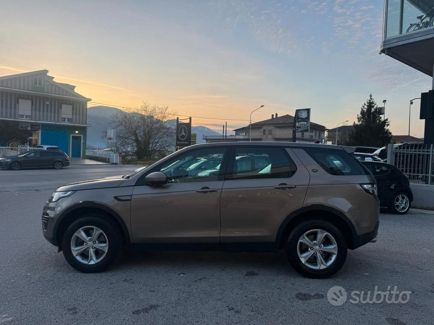 Land Rover Discovery Sport 2016 photo 2