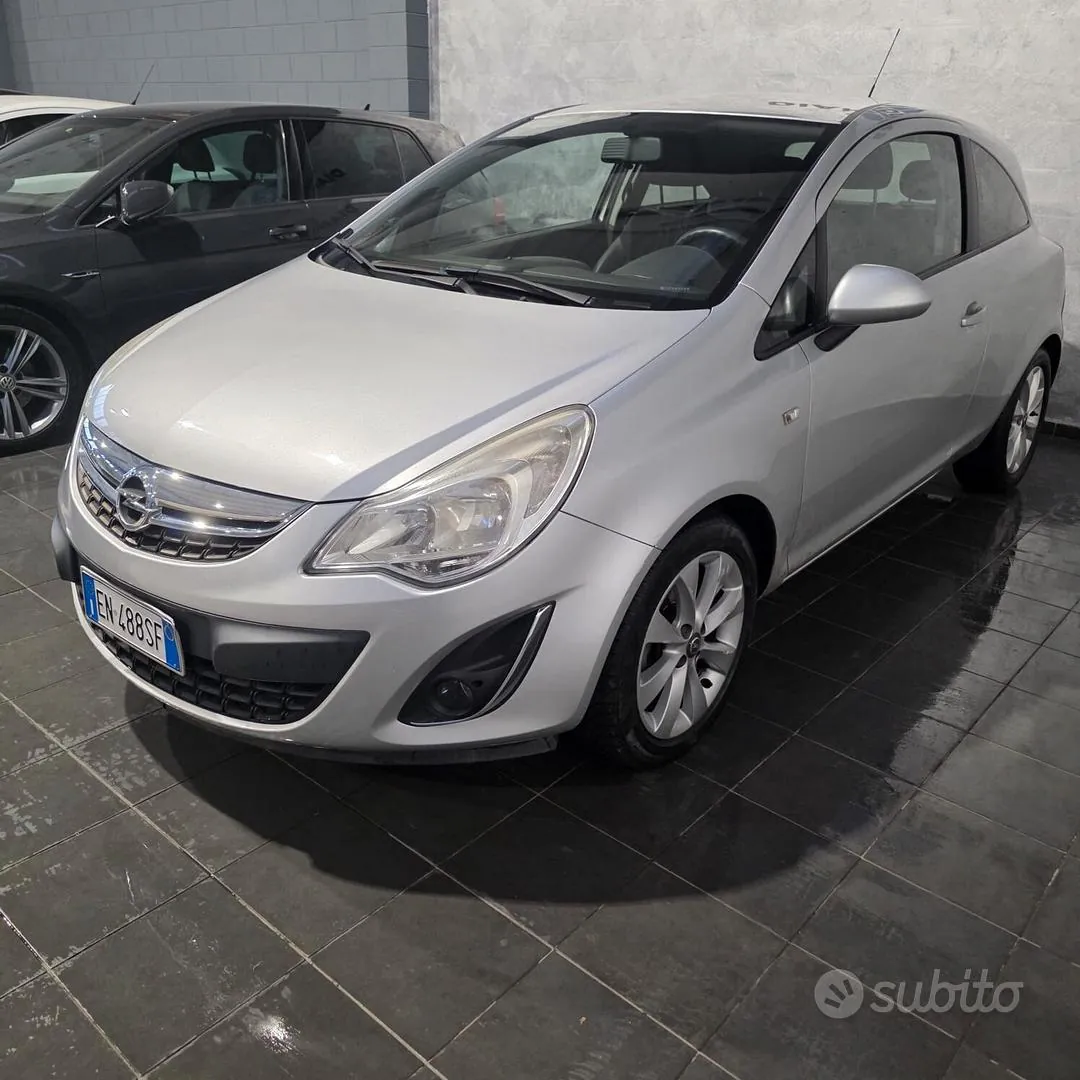 Opel Corsa 2012 photo 2