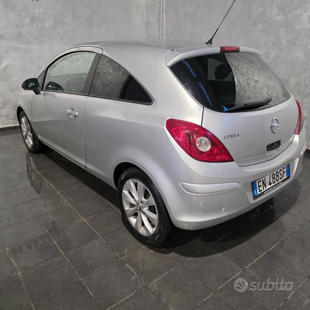 Opel Corsa 2012 photo 5