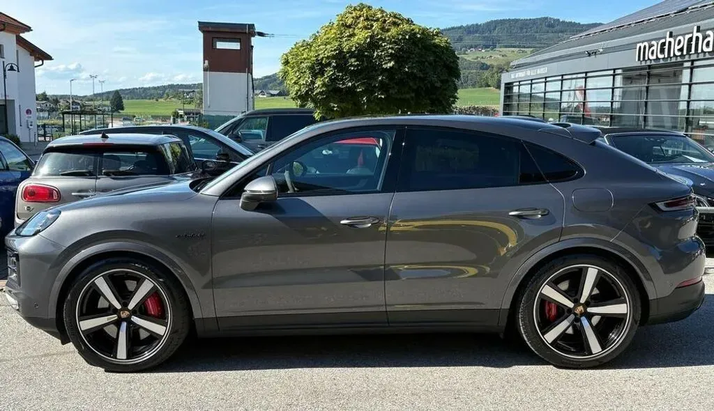 Porsche Cayenne 2024 photo 2