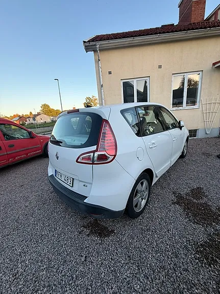 Renault Scenic Iii 2010 photo 3