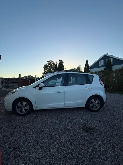 Renault Scenic Iii 2010 photo 5
