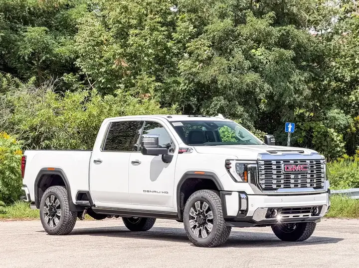 GMC Sierra 2500Hd 2026 photo 5