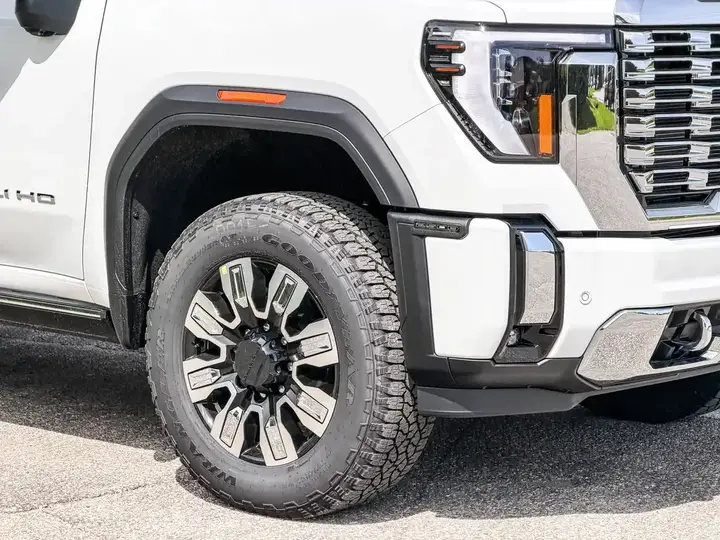 GMC Sierra 2500Hd 2026 photo 4