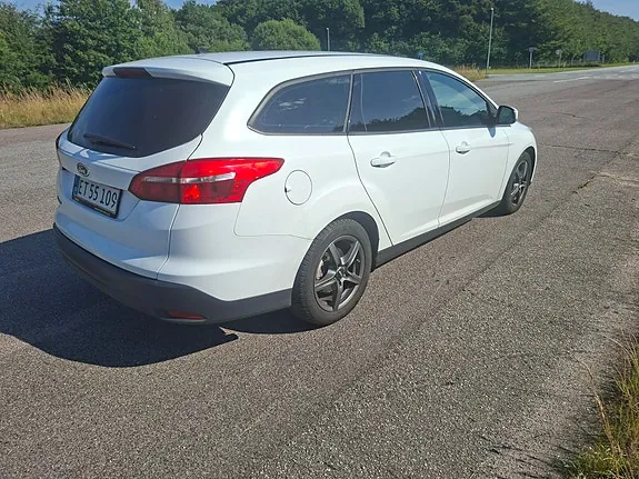 Ford Focus 2015 photo 2