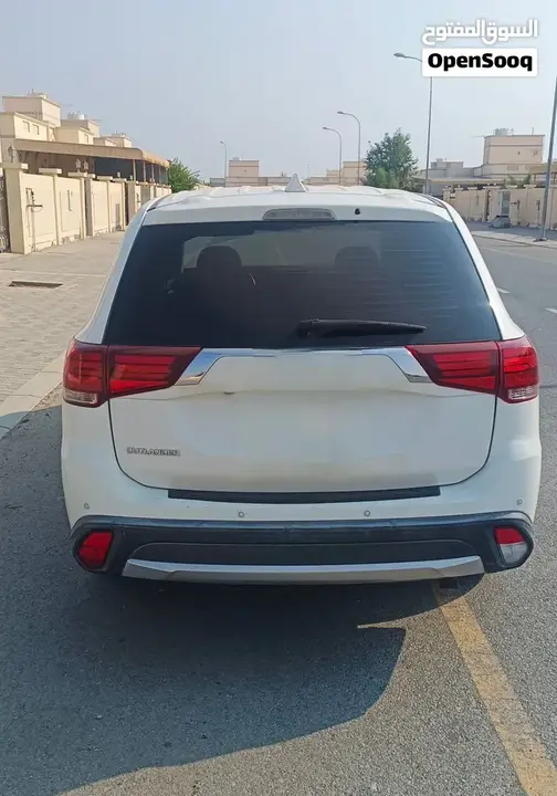 Mitsubishi Outlander 2016 photo 2