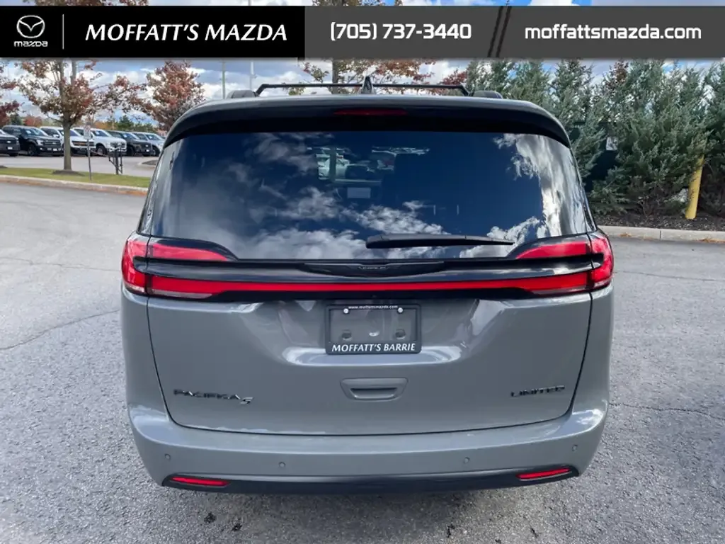 Chrysler Pacifica 2025 photo 5