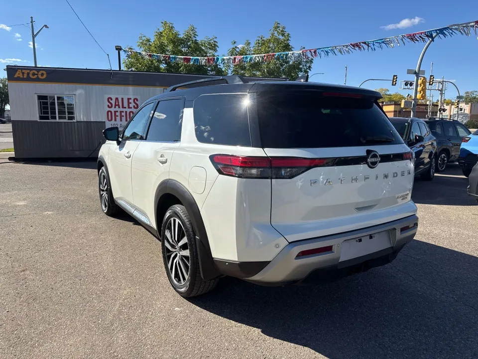 Nissan Pathfinder 2023 photo 3