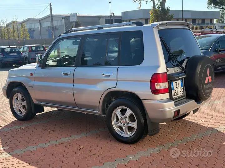 Mitsubishi Pajero 2005 photo 4