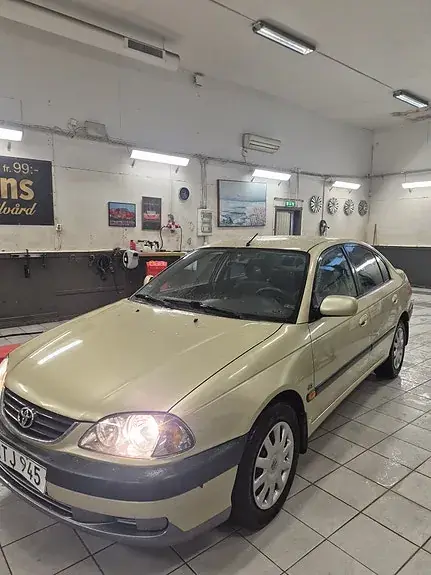 Toyota Avensis 2001 photo 3