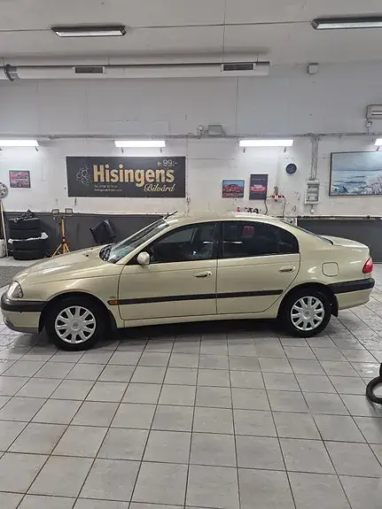 Toyota Avensis 2001 photo 4