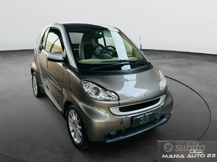 Smart Fortwo 2010 photo 2