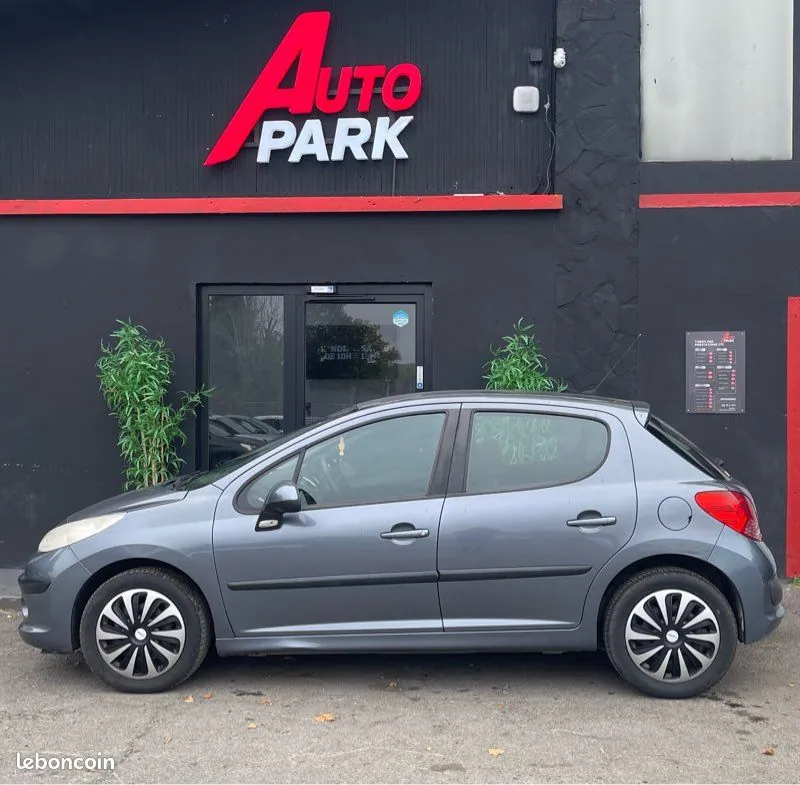 Peugeot 207 2007 photo 5