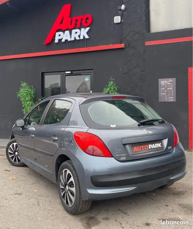Peugeot 207 2007 photo 2