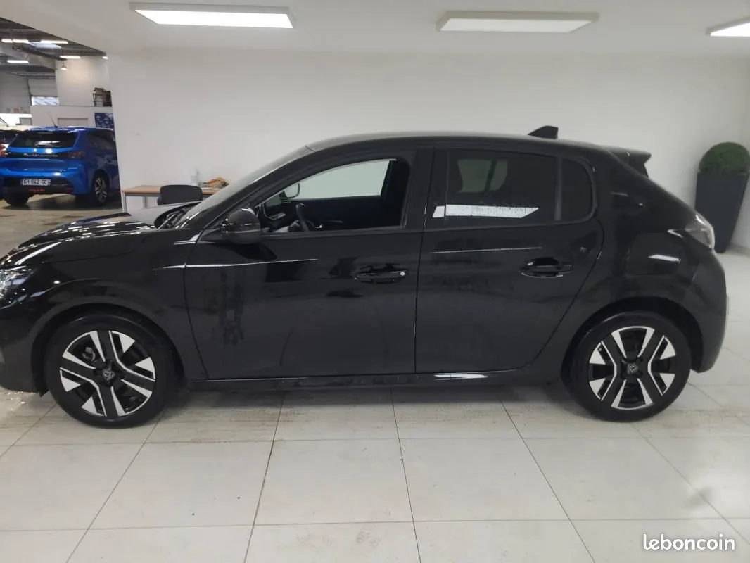 Peugeot 208 2025 photo 3