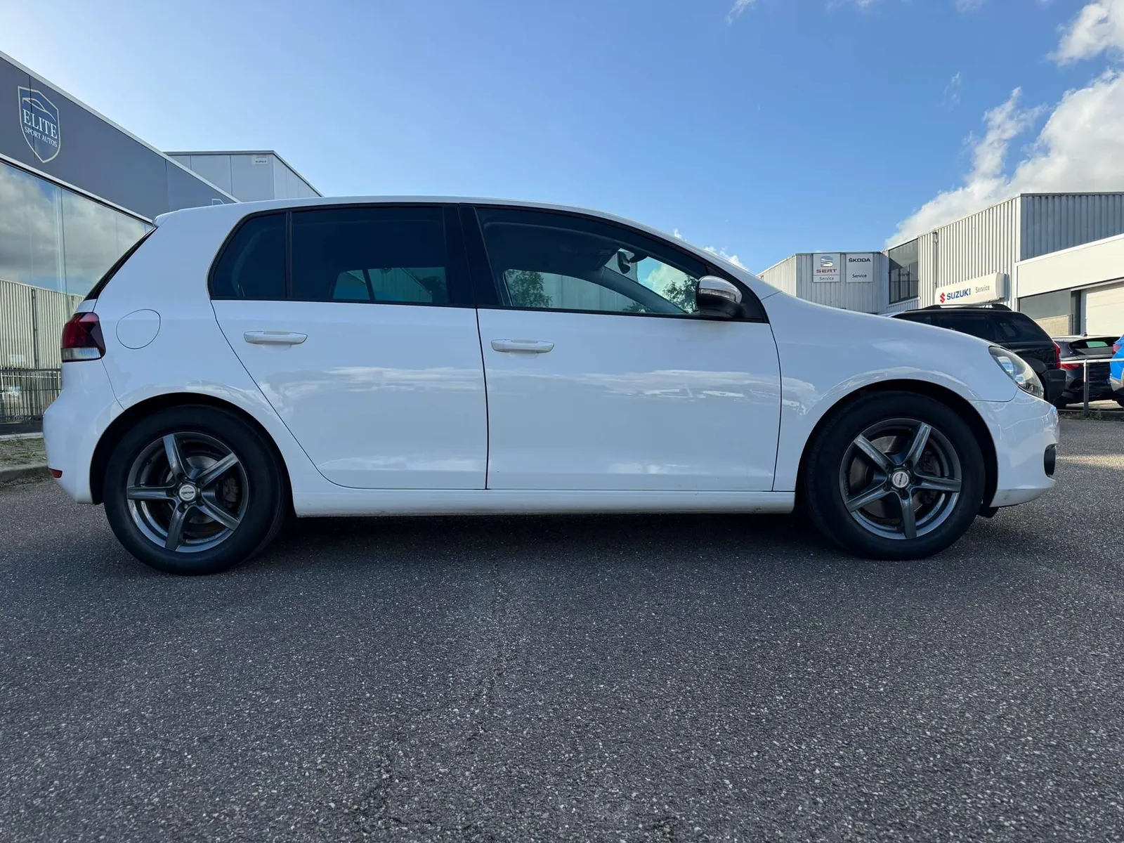 Volkswagen Golf 2010 photo 4