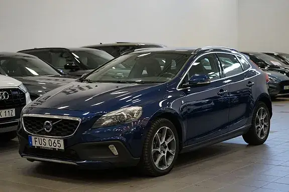 Volvo V40 Cross Country 2016 photo 2