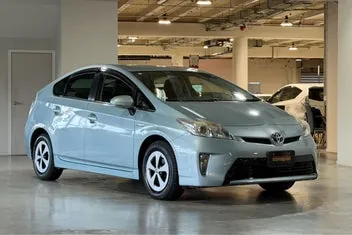 Toyota Prius 2015 photo 2