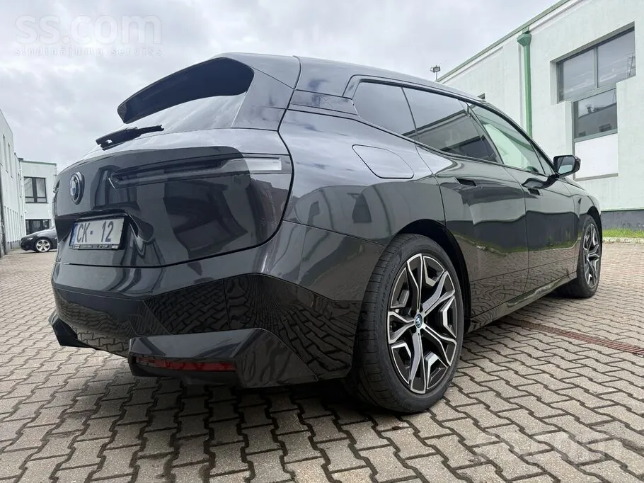 BMW Ix 2023 photo 4