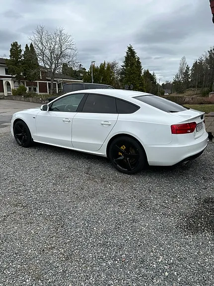 Audi A5 2012 photo 2