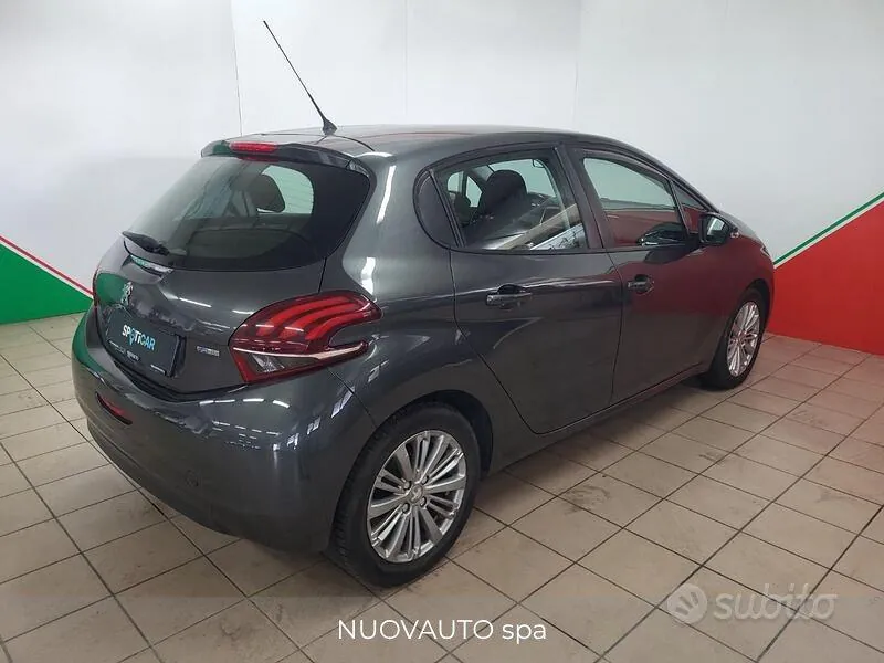 Peugeot 208 2014 photo 4