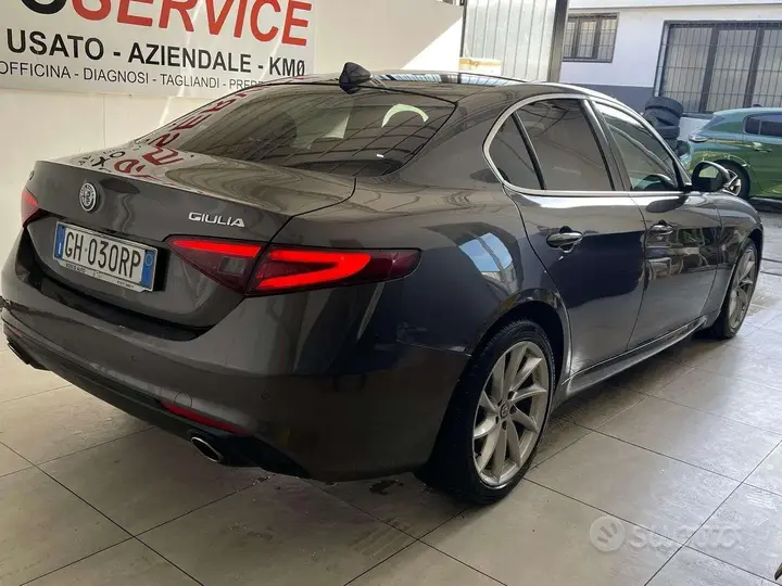 Alfa Romeo Giulia 2019 photo 5