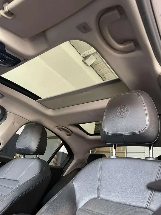 Alfa Romeo Giulia 2019 photo 2