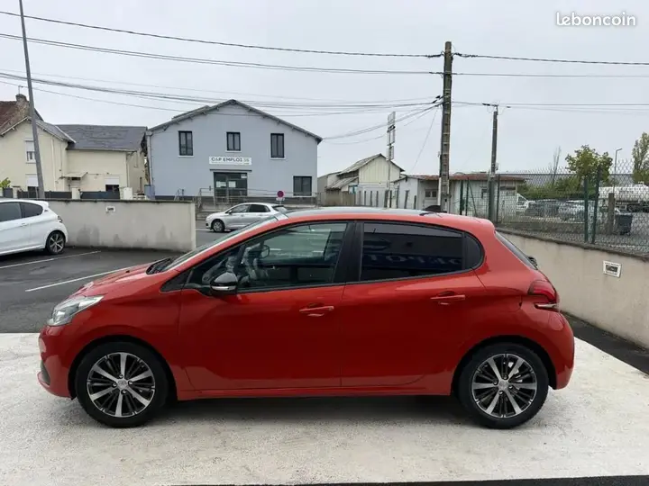 Peugeot 208 2017 photo 4