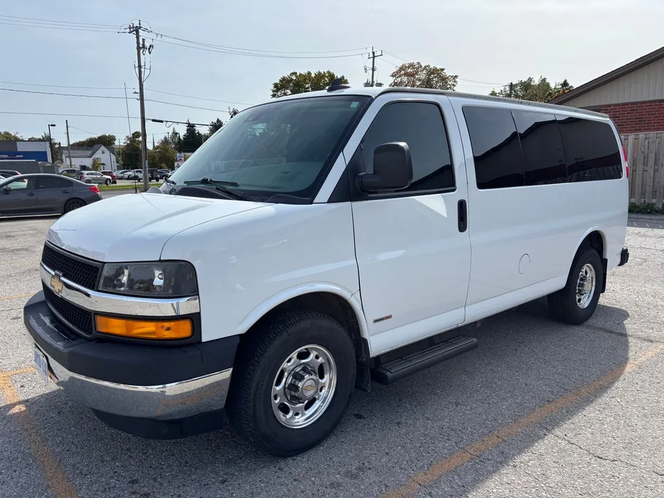Chevrolet Express 2019 photo 2