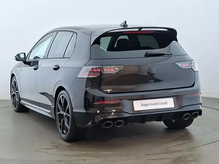 Volkswagen Golf 2025 photo 2