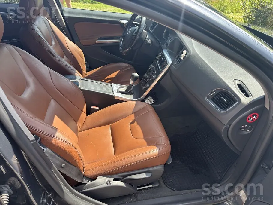 Volvo S60 2011 photo 4
