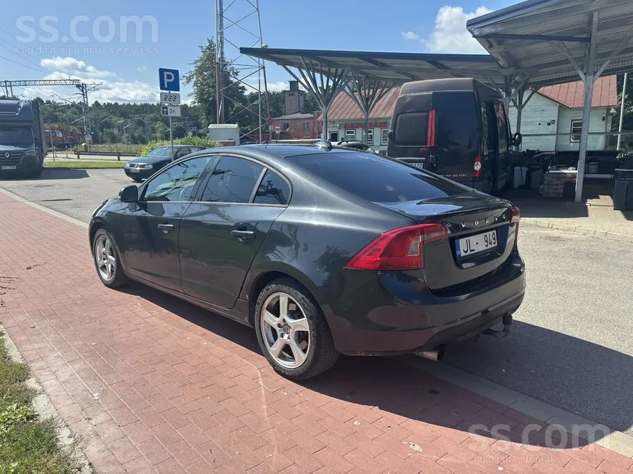 Volvo S60 2011 photo 2