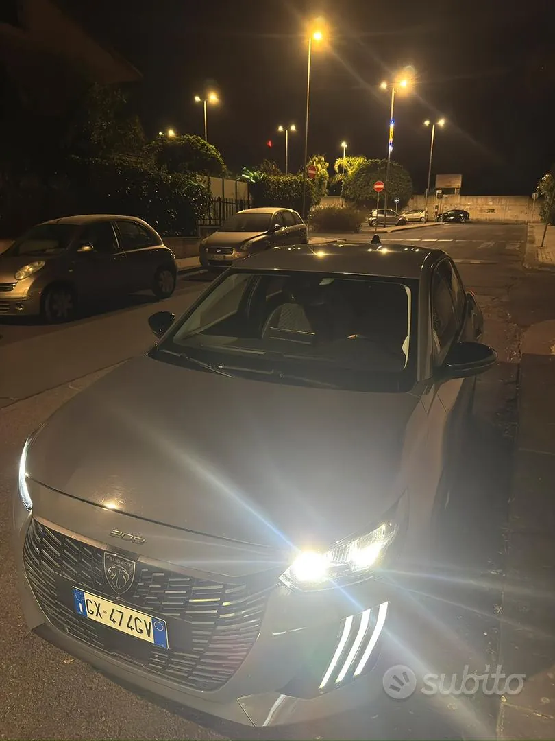 Peugeot 208 2025 photo 3