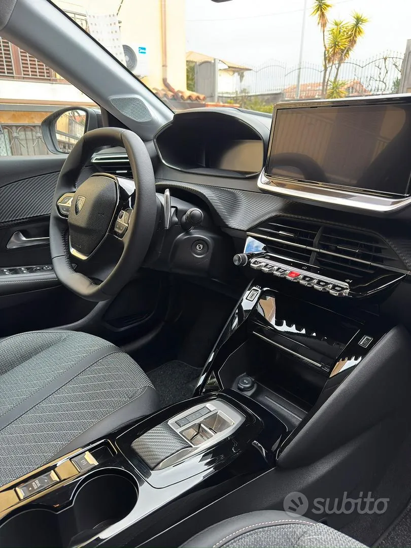 Peugeot 208 2025 photo 5