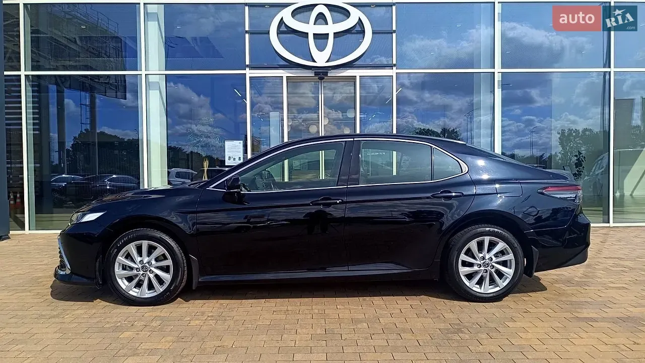 Toyota Camry 2021 photo 3