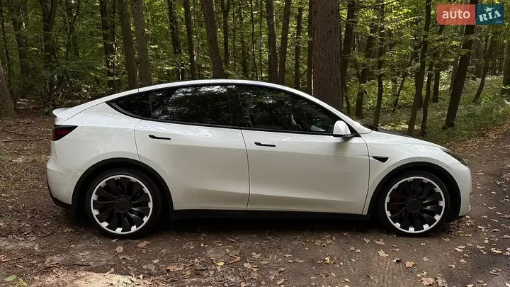 Tesla Model Y 2022 photo 5