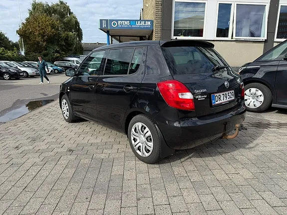 Skoda Fabia 2014 photo 4