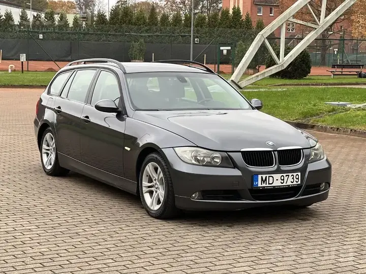 BMW 320 2007 photo 3
