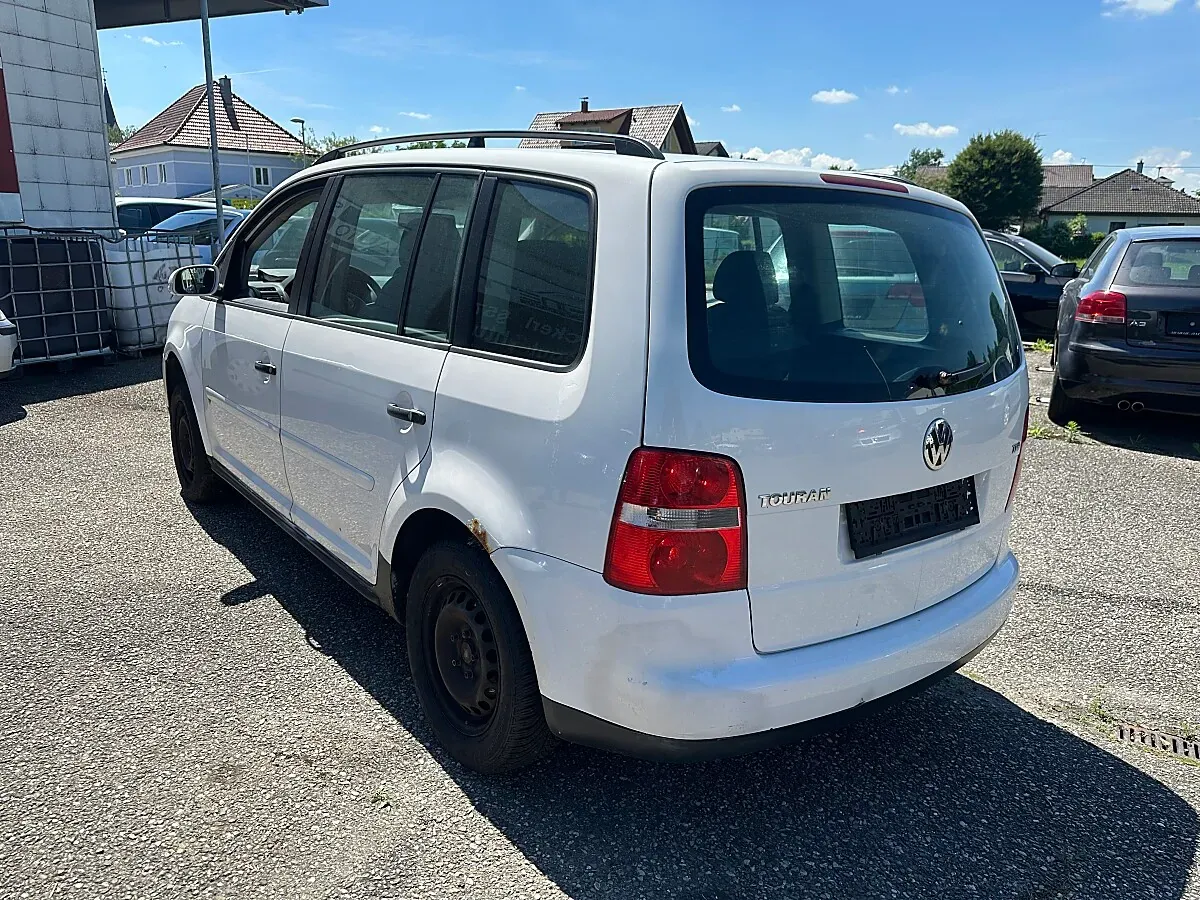 Volkswagen Touran 2006 photo 3