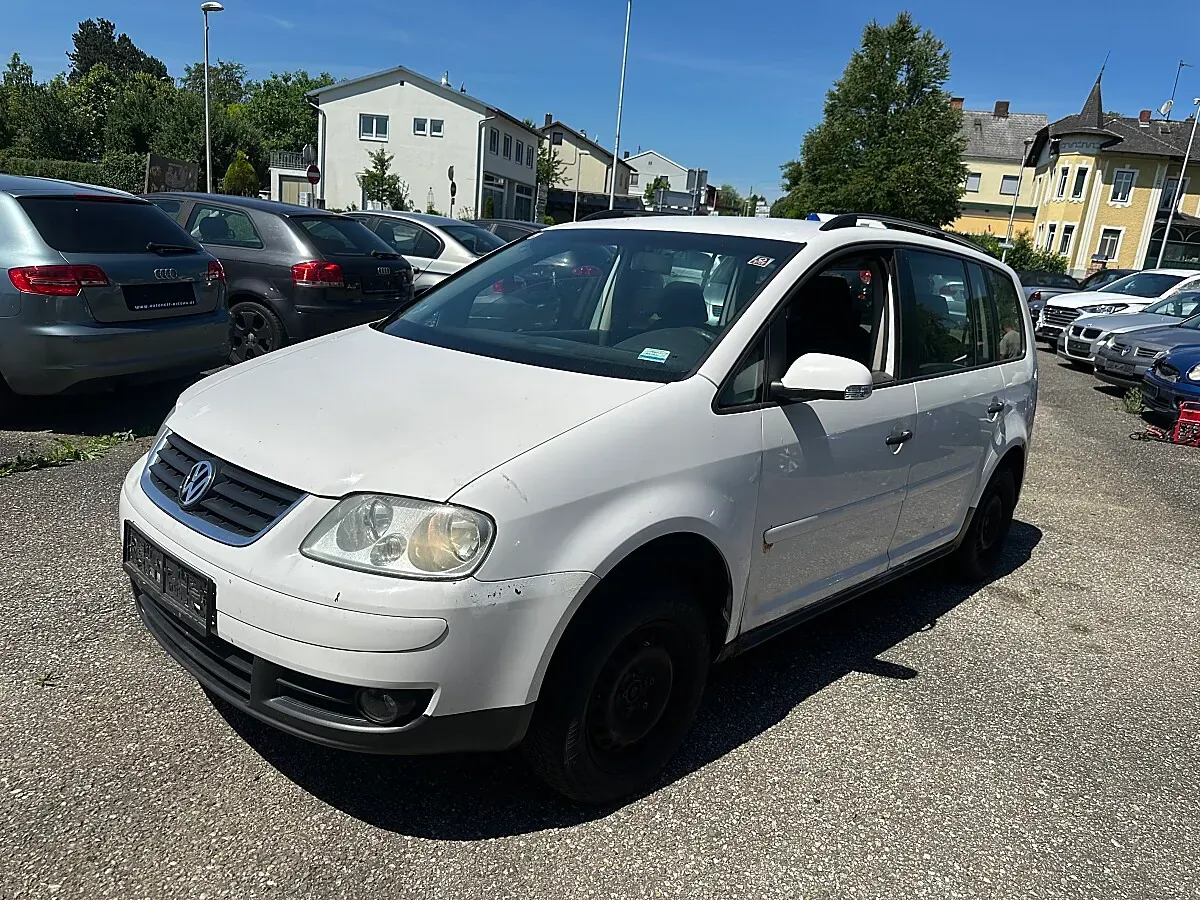 Volkswagen Touran 2006 photo 2