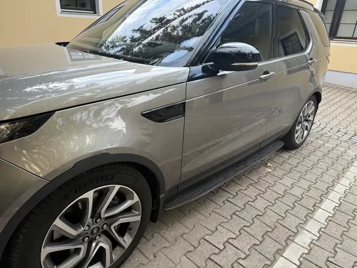 Land Rover Discovery 5 2019 photo 2