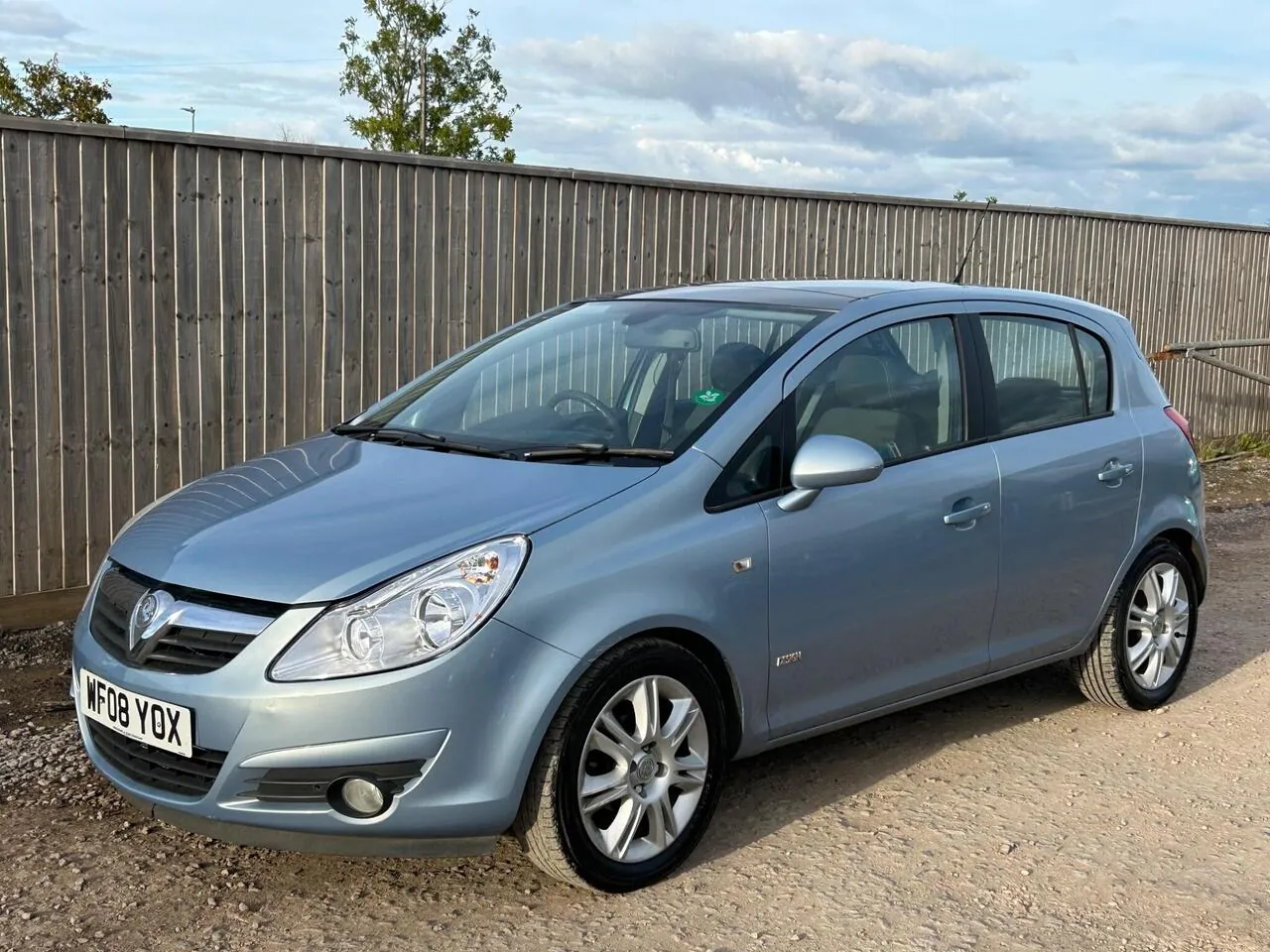 Vauxhall Corsa 2008 photo 2