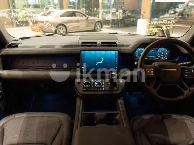 Land Rover Defender 2025 photo 4